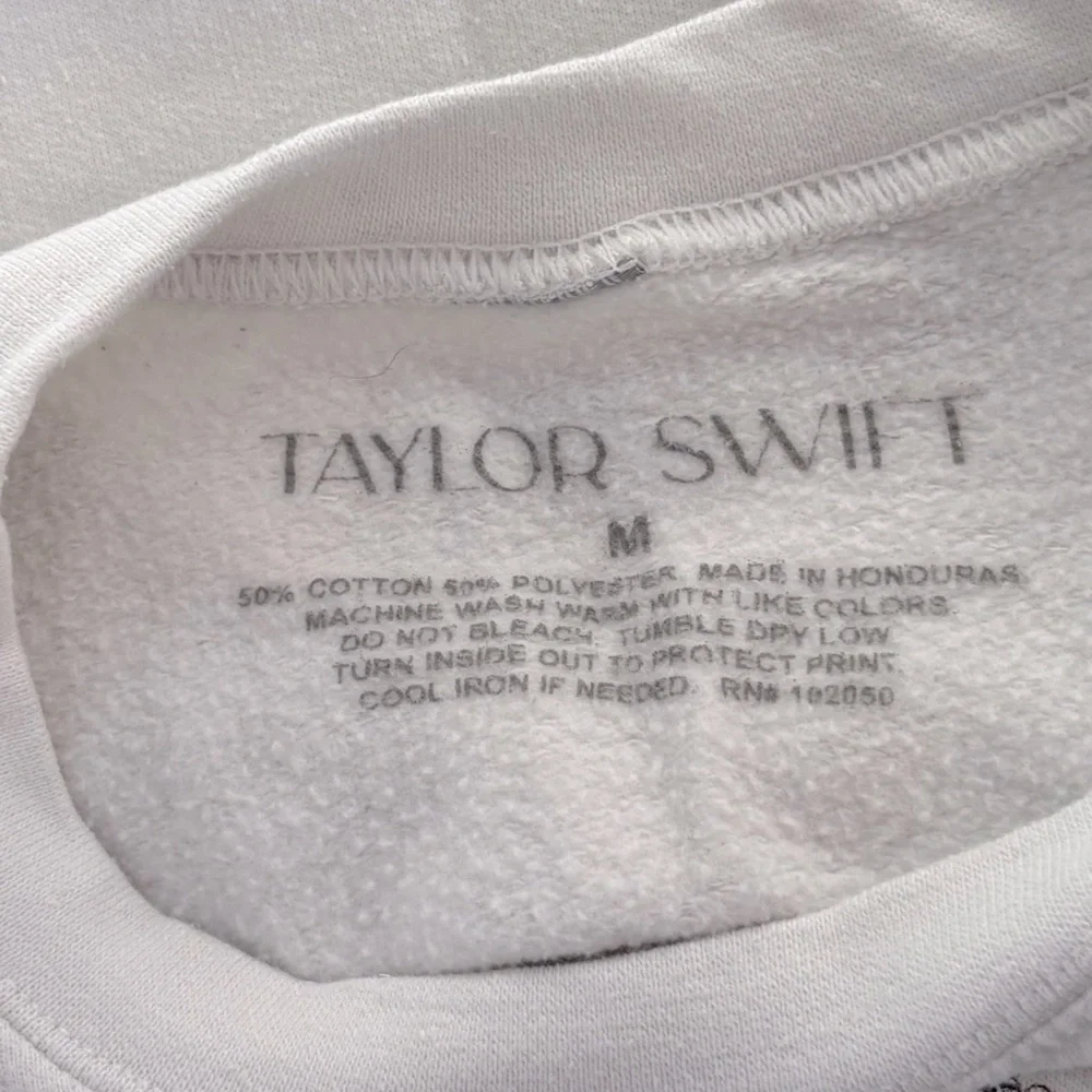 Taylor‎ Swift Fearless Eras Taylor's Version White Crewneck Sweatshirt Women's M